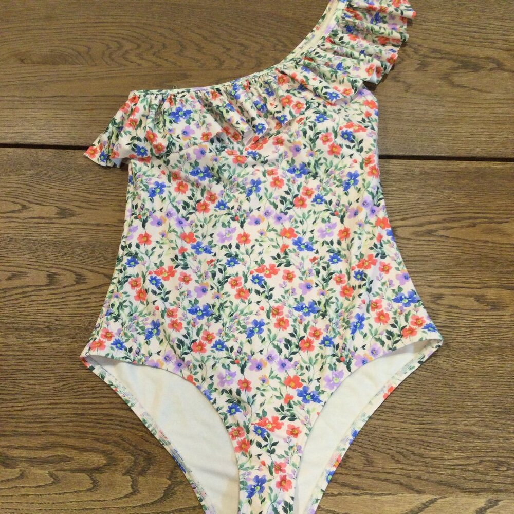 NEW PIECES England Swimwear SZ S